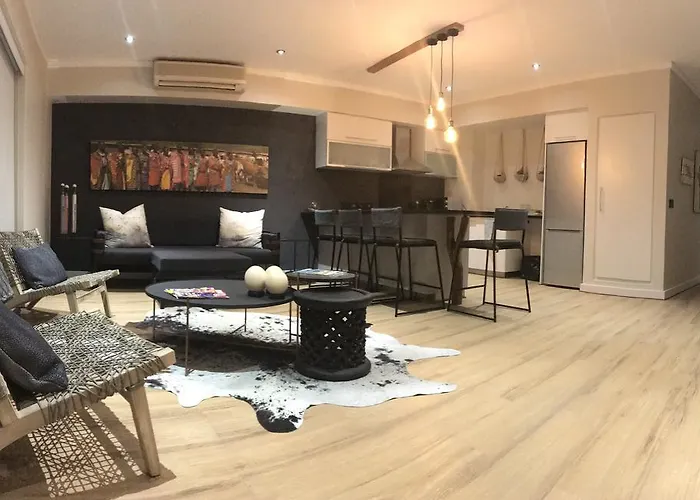 Luxury Apartment @ The Icon